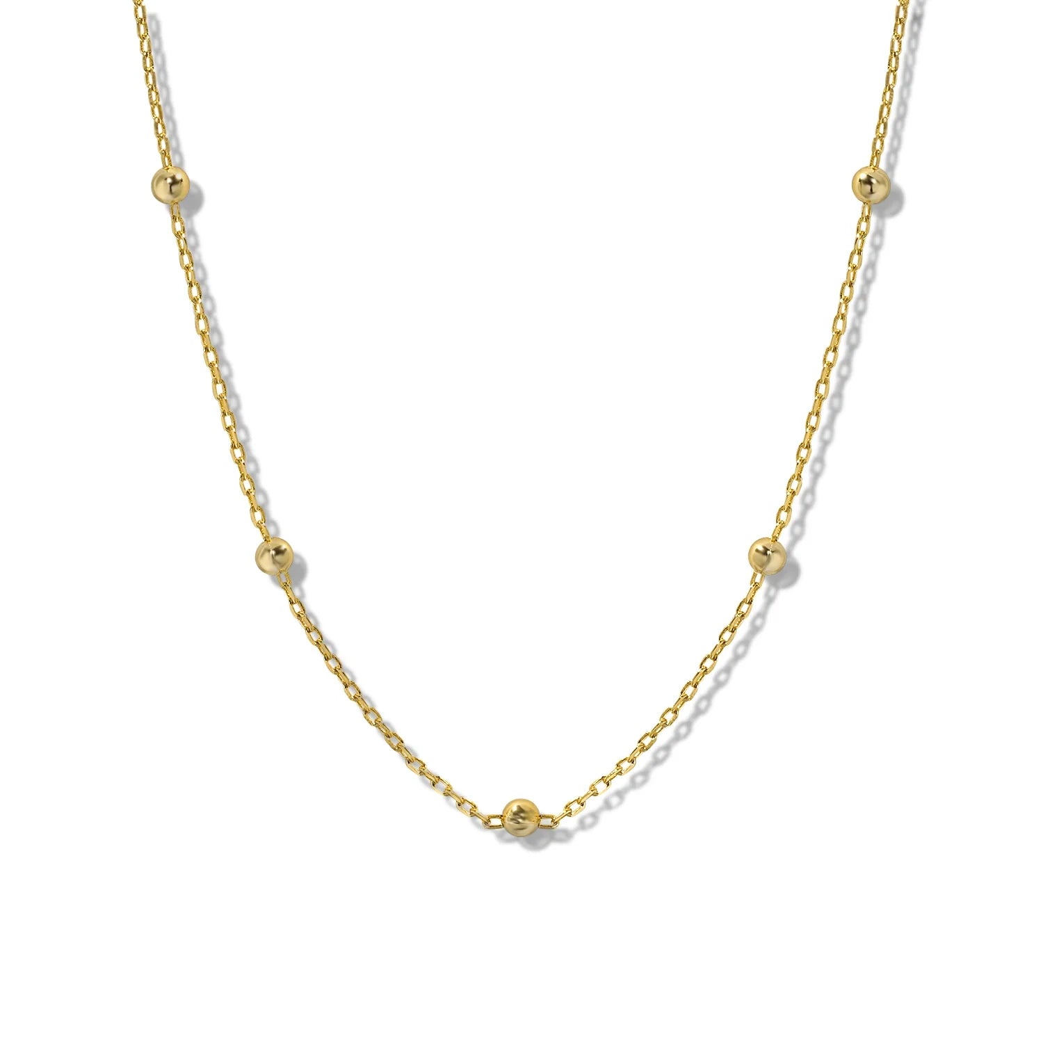 Collier Chloe Choker en plaqué or 18K avec petites perles dorées sur chaîne fine. Idée cadeau femme.